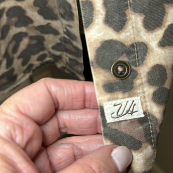 Vintage Havana Blouse Leopard Print Back Tie Detail Long Sleeves Button Down - Picture 9 of 13